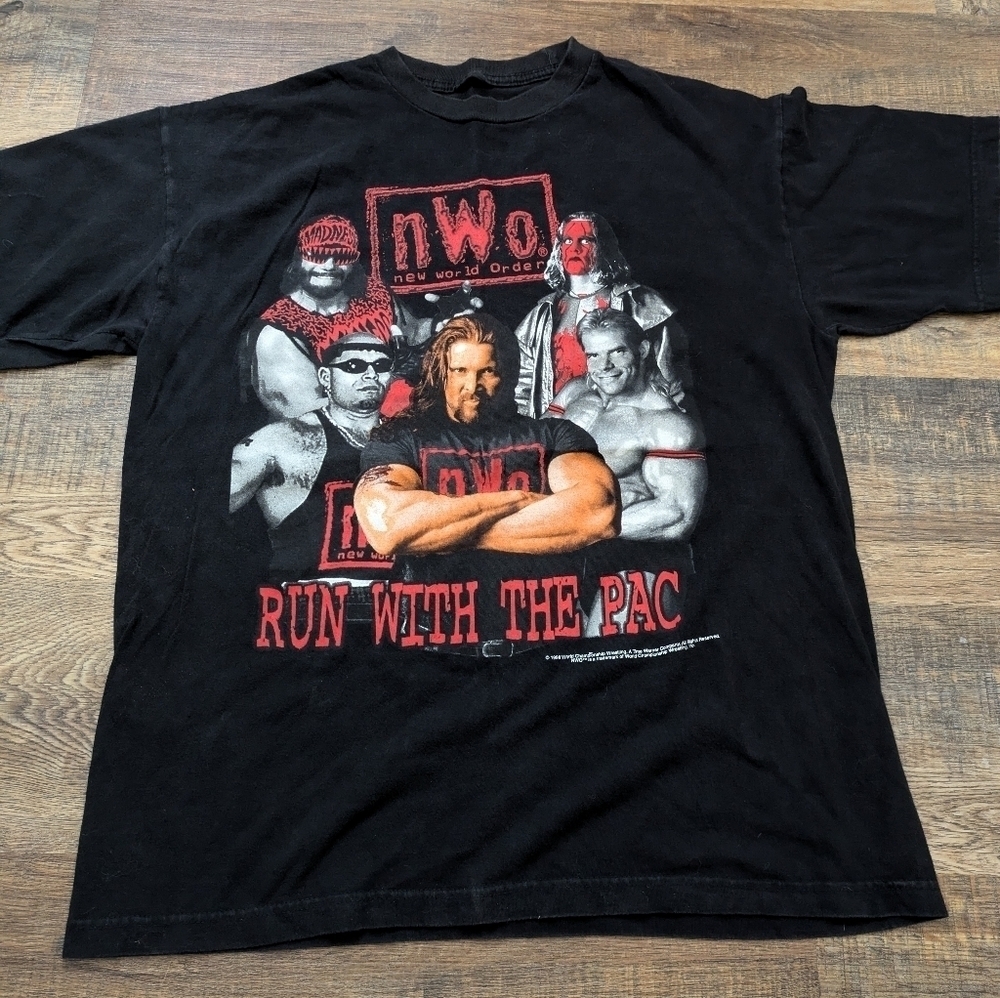 RARE Vintage WCW NWO  1998 Wrestling Run With The Pac T-shirt Mens Size Large